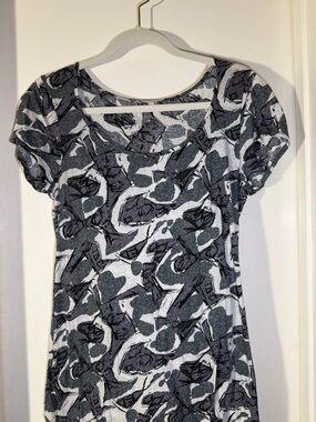 Monochrome Abstract Print Short Sleeve Tee